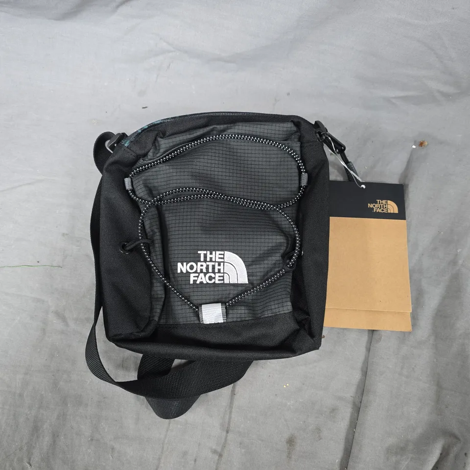 THE NORTH FACE JESTER CROSSBODY IN ASPHALT GREY