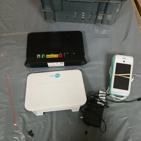ASSORETD TOTE BOX OF ELECTRICALS INCLUDES DOJO CARD READER, WIFI ROUTER , CABLES ECT APPROXIMATLEY 10 ITEMS