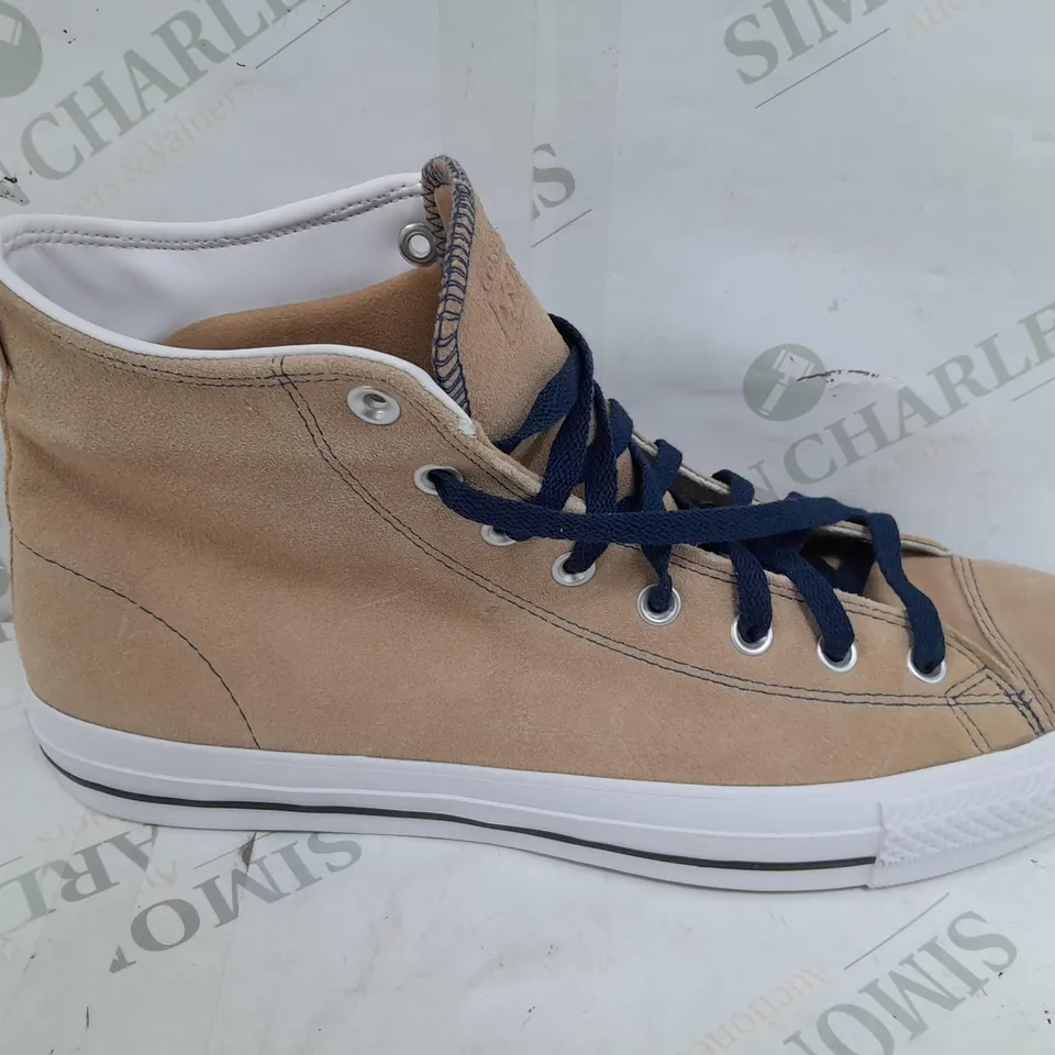 BOXED PAIR OF CONVERSE ALL STAR CHUCK TAYLOR PRO SHOES IN BEIGE AND NAVY - MENS UK 12