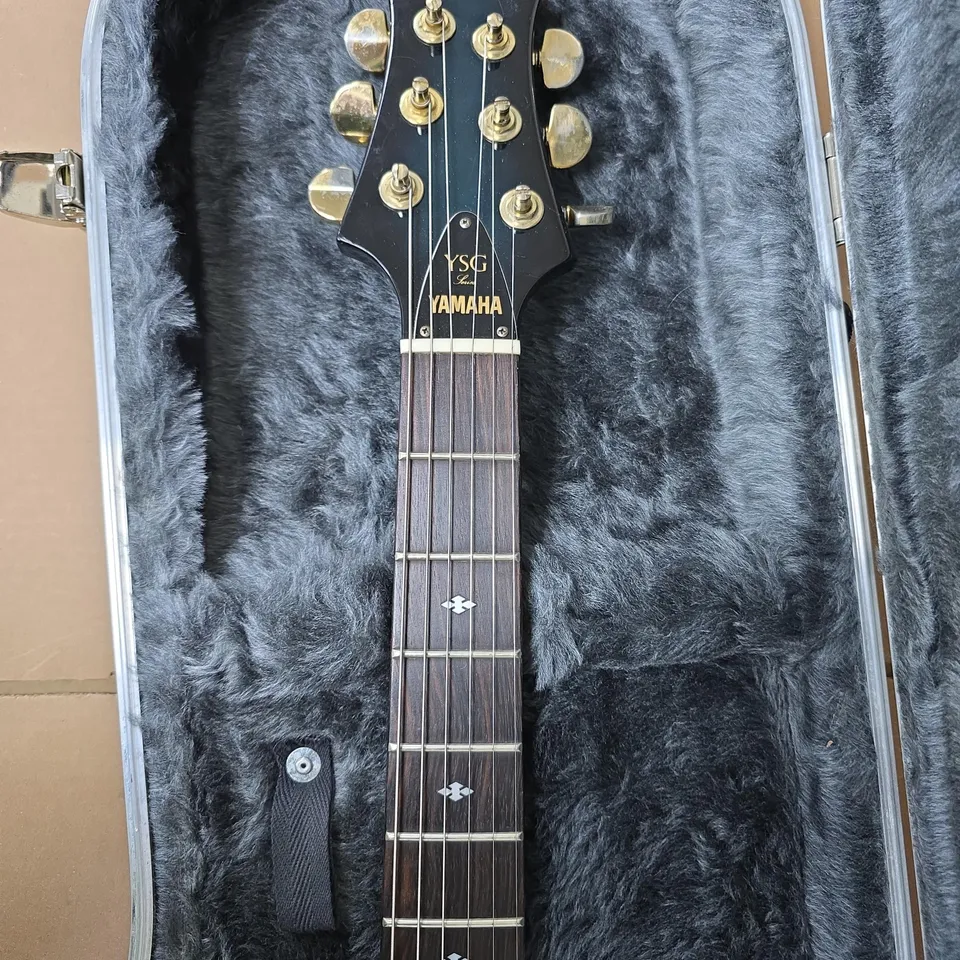 YAMAHA YSG ELECTRIC GUITAR WITH CARRY CASE 
