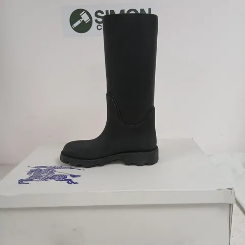 BURBERRY BLACK KNEE-HIGH BOOTS – UK 8 (EU 42)