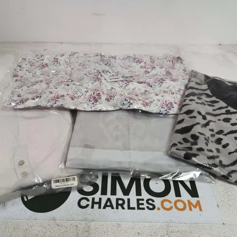 APPROXIMATELY 50 ASSORTED WOMENS CLOTHING ITEMS IN VARIOUS SIZES & STYLES