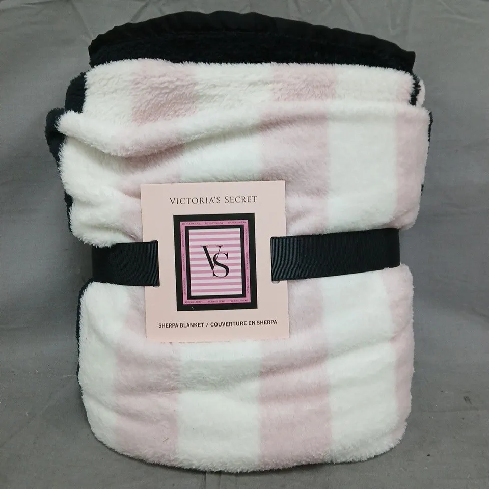VICTORIA'S SECRET  SHERPA BLANKET IN PINK/WHITE/BLACK