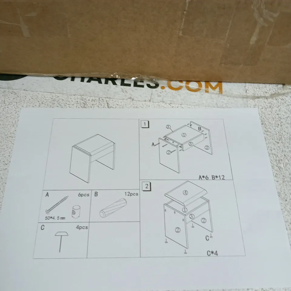 FLAT-PACK WHITE SIDE STOOL – BOXED