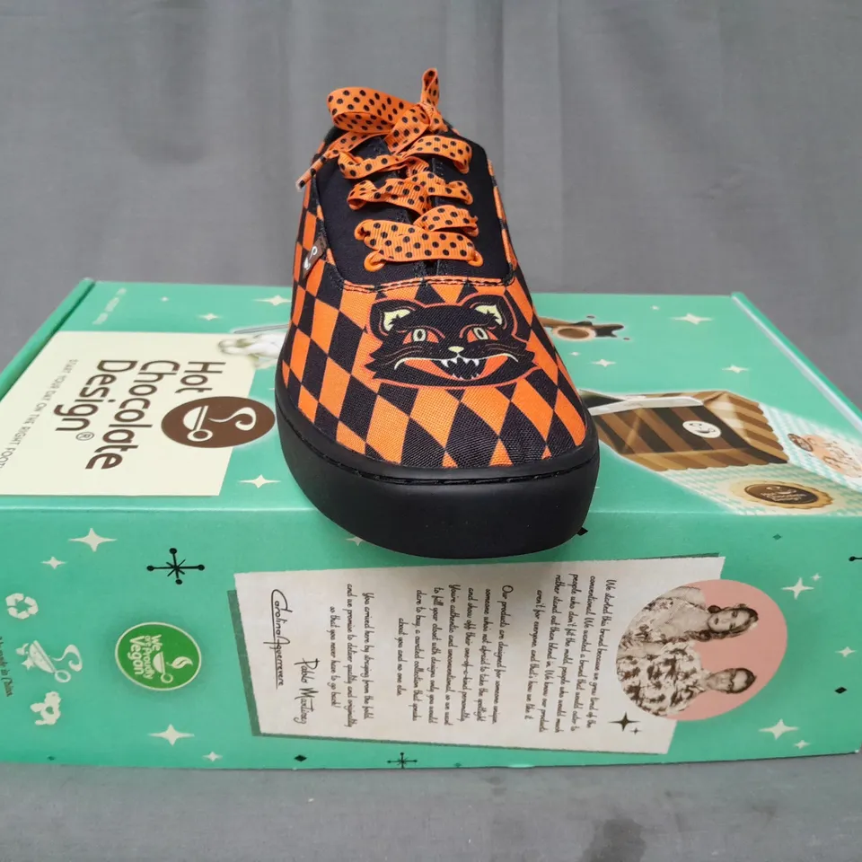 BOXED PAIR OF HOT CHOCOLATE DESIGN SHOES IN BLACK/ORANGE EU SIZE 38.5