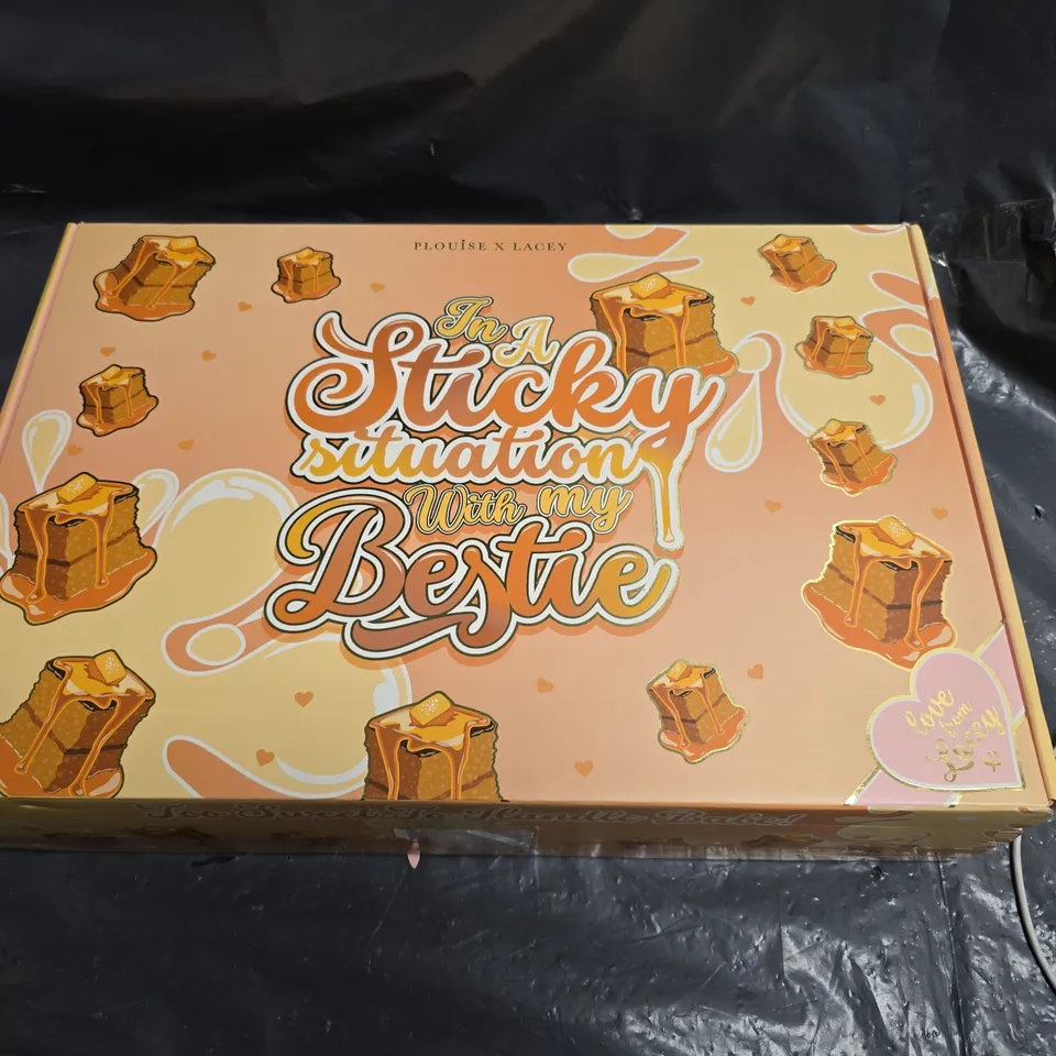 BOXED PLOUISE X LACEY IN A STICKY SITUATION WITH MY BESTIE GIFT SET