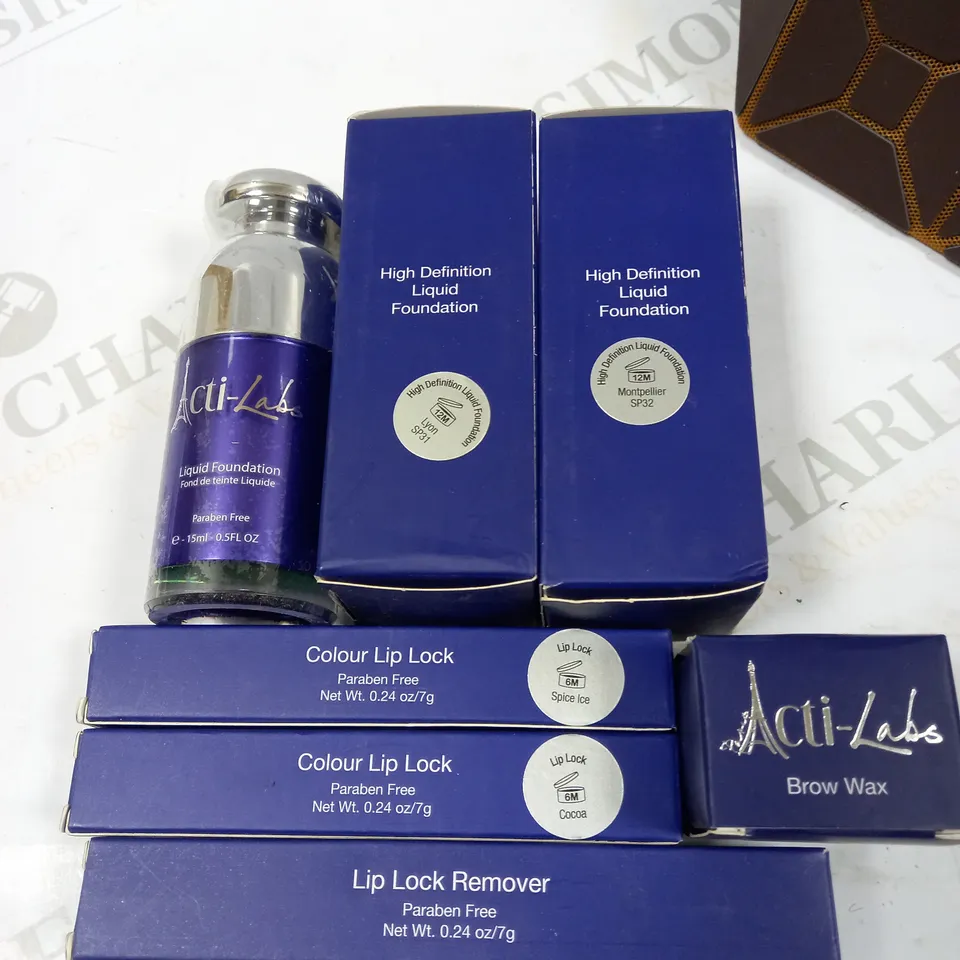 ACTI-LABS GIFT SET WITH COSMETIC BAG