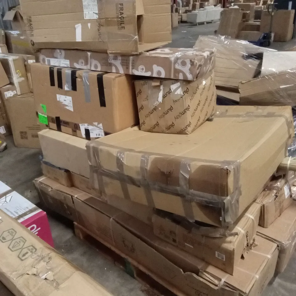 PALLET OF ASSORTED INCOMPLETE SPORTS PRODUCTS AND PLUM OUTDOOR PLAY PARTS AND PIECES