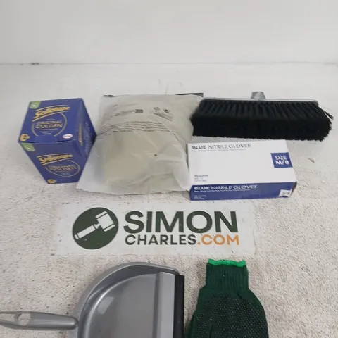 BOX OF APPROXIMATELY 10 ASSORTED ITEMS INCLUDING BLUE NITRILE GLOVES, A BRUSH HEAD AND SOME GLOVES
