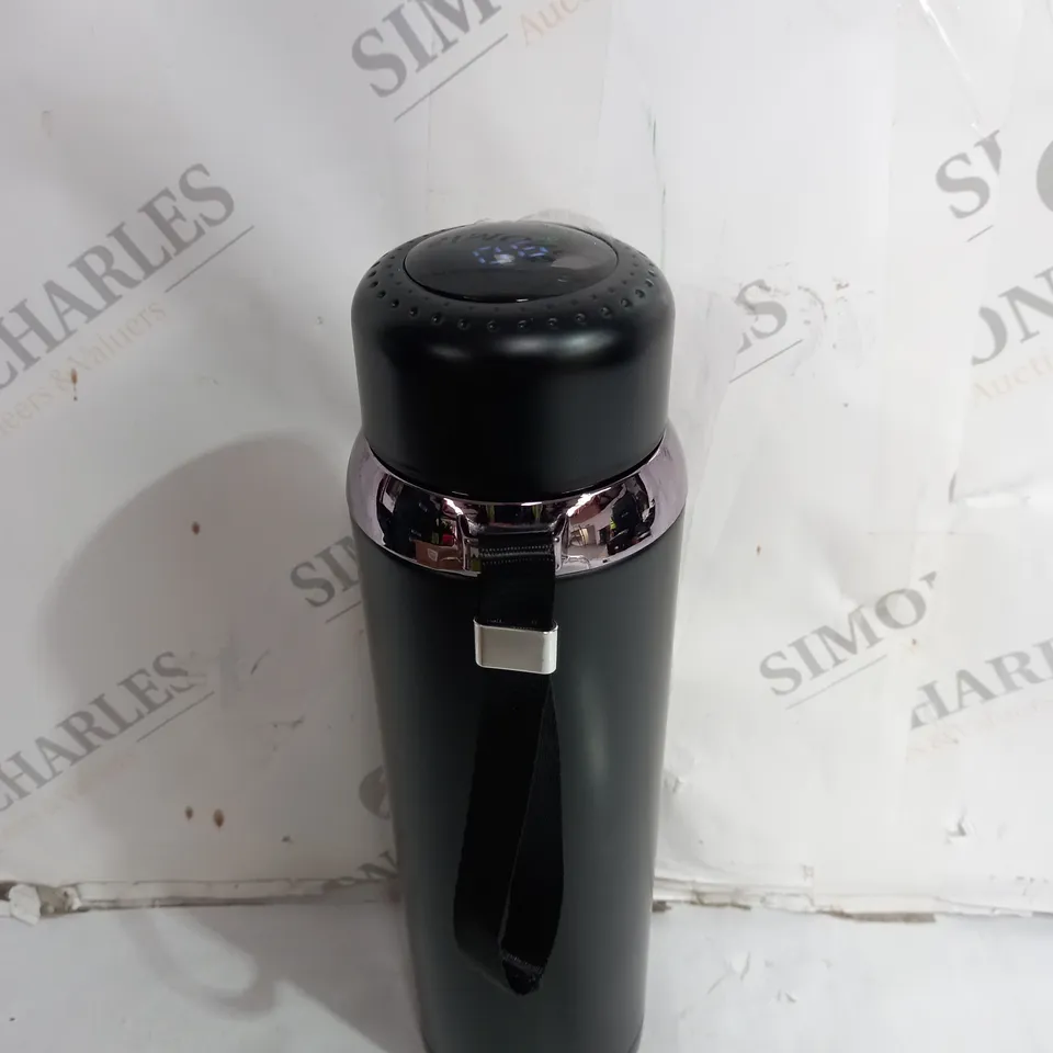 UNBRANDED DIGITAL TEMP WATER BOTTLE IN BLACK