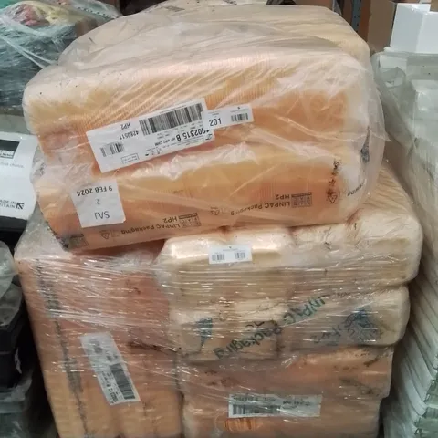 PALLET CONTAINING LARGE QUANTITY OF POLYSTYRENE BURGER/FOOD CONTAINERS 