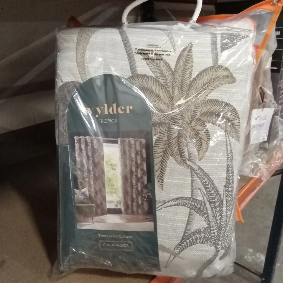 BAGGED WYLDER TROPICS GALAPAGOS CURTAINS - NATURAL // SIZE: 167 x 228cm