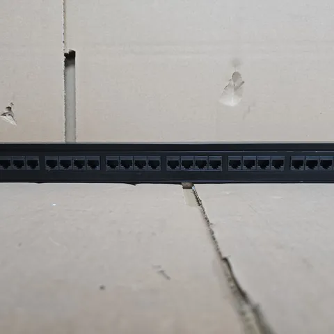 24-PORT RJ45 NETWORK PATCH PANEL