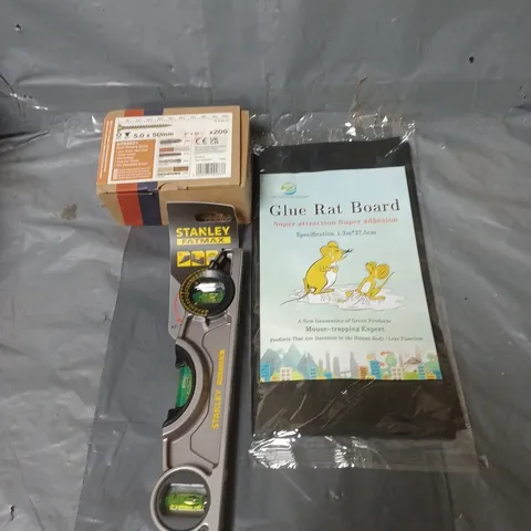 APPROXIMATELY 15 HOUSEHOLD ITEMS TO INCLUDE GLUE RAT BOARDS, STANLEY FATMAX SPIRIT LEVEL AND MULTI PURPOSE SCREWS