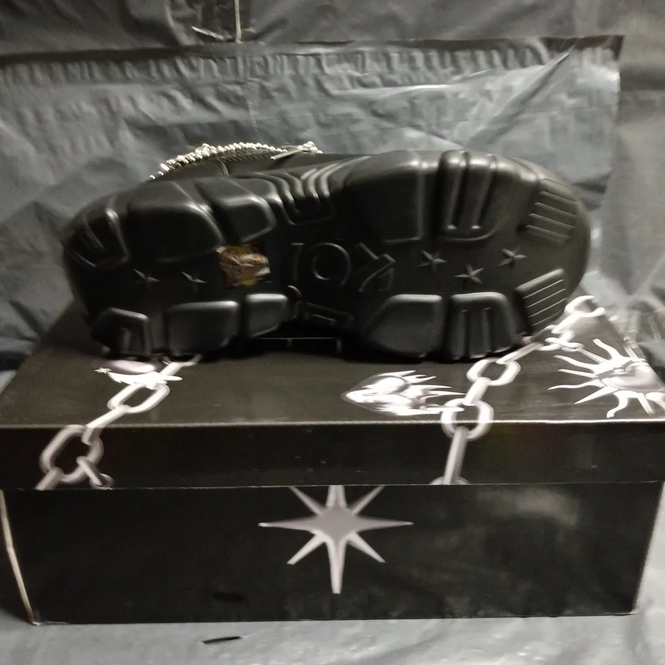 KOI CHAIN-EMBELLISHED BLACK PLATFORM SHOES SIZE 9