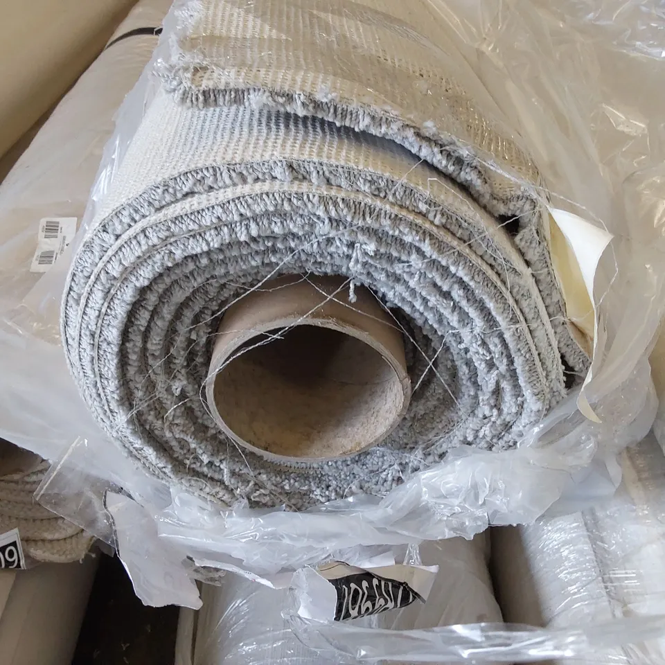 ROLL OF QUALITY EC FREEDOM XTRA FLINT CARPET - APPROXIMATELY 5.3 x 5m