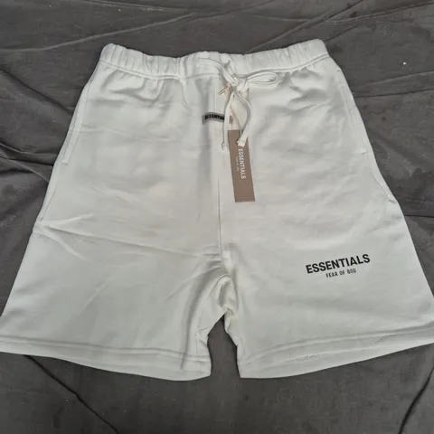 ESSENTIALS FEAR OF GOD SHORTS – WHITE, SIZE L
