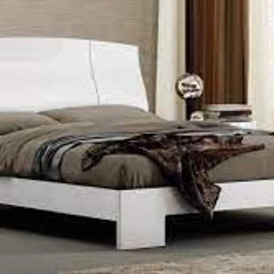 BOXED LORNA 4'6" DOUBLE SIZE BED FRAME - WHITE HIGH GLOSS (4 OF 4 BOXES)