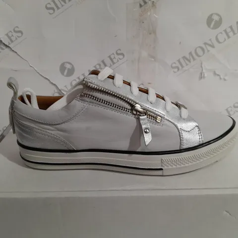 BOXED MODA IN PELLE LEATHER TRAINERS, WHITE SILVER - SIZE 7