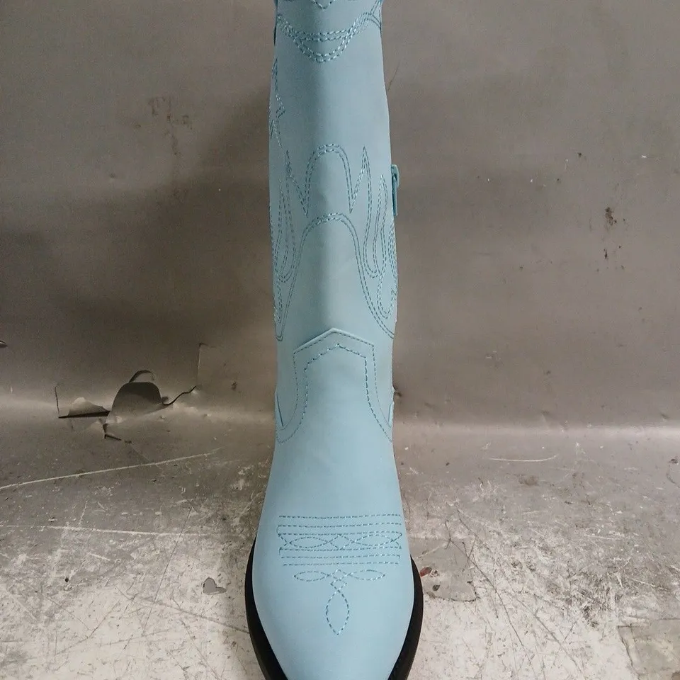 BOXED PAIR OF KOI SLINGSTAR COWBOY BOOTS IN BLUE SIZE UK 4