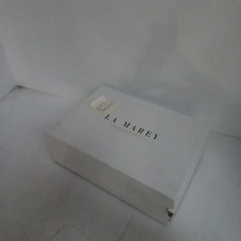 LA MAREY SIGNATURE QUILT – BOXED