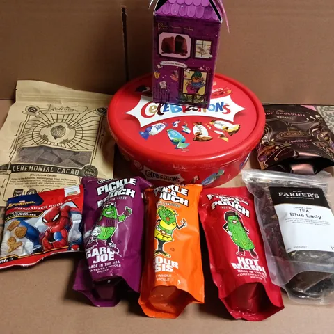 APPROXIMATELY 10 ASSORTED FOOD ITEMS TO INCLUDE LARGE PICKLES, HOT CHOCOLATES AND CELEBRATIONS 