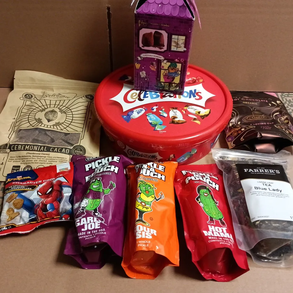 APPROXIMATELY 10 ASSORTED FOOD ITEMS TO INCLUDE LARGE PICKLES, HOT CHOCOLATES AND CELEBRATIONS 