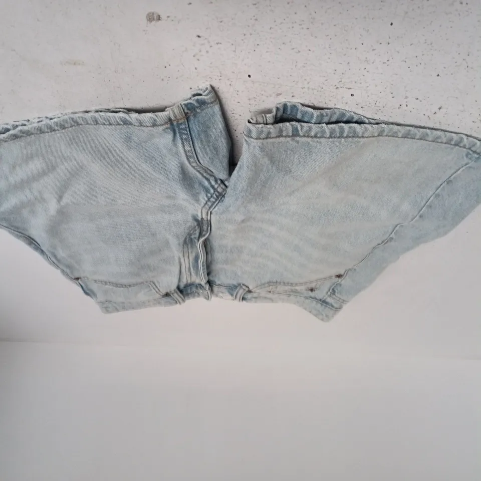 ZARA WOMEN'S DENIM SHORTS – UK 12 (EU 40) LIGHT WASH