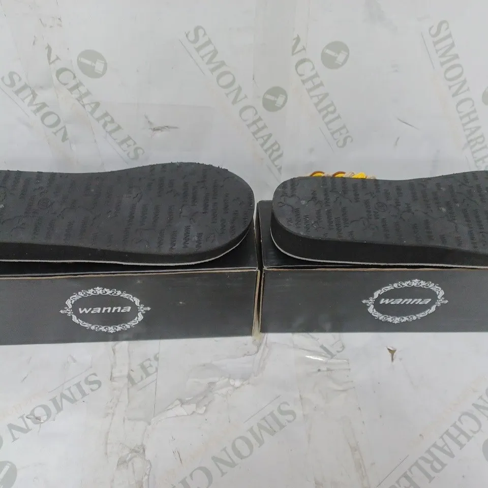 LOT OF 6 X PAIRS OF WANNA SANDALS