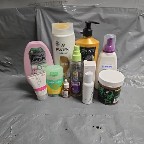 APPROXIMATEY 20 ASSORTED HEALTH AND BEAUTY PRODUCTS TO INCLUDE - PANTENE SHAMPOO - MITCHUM DEODORANT - PURIFIDE DAILY CLEANSER - ETC