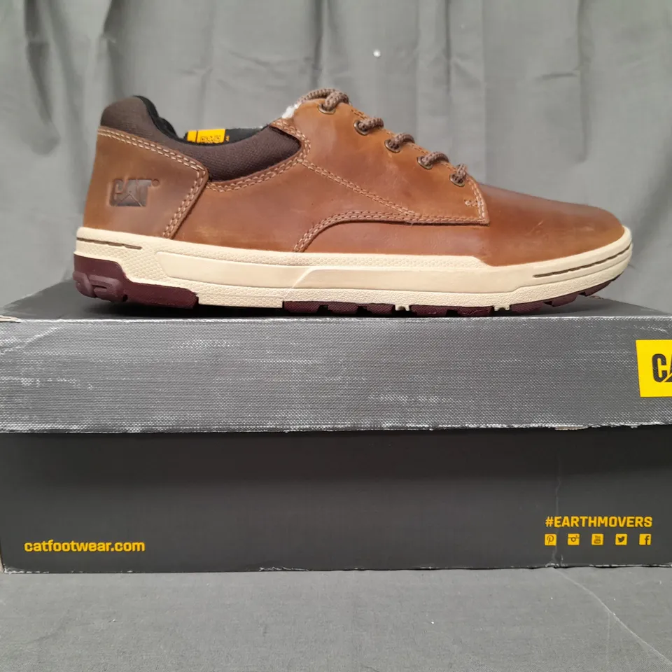 BOXED PAIR OF CAT SHOES IN BROWN UK SIZE 8