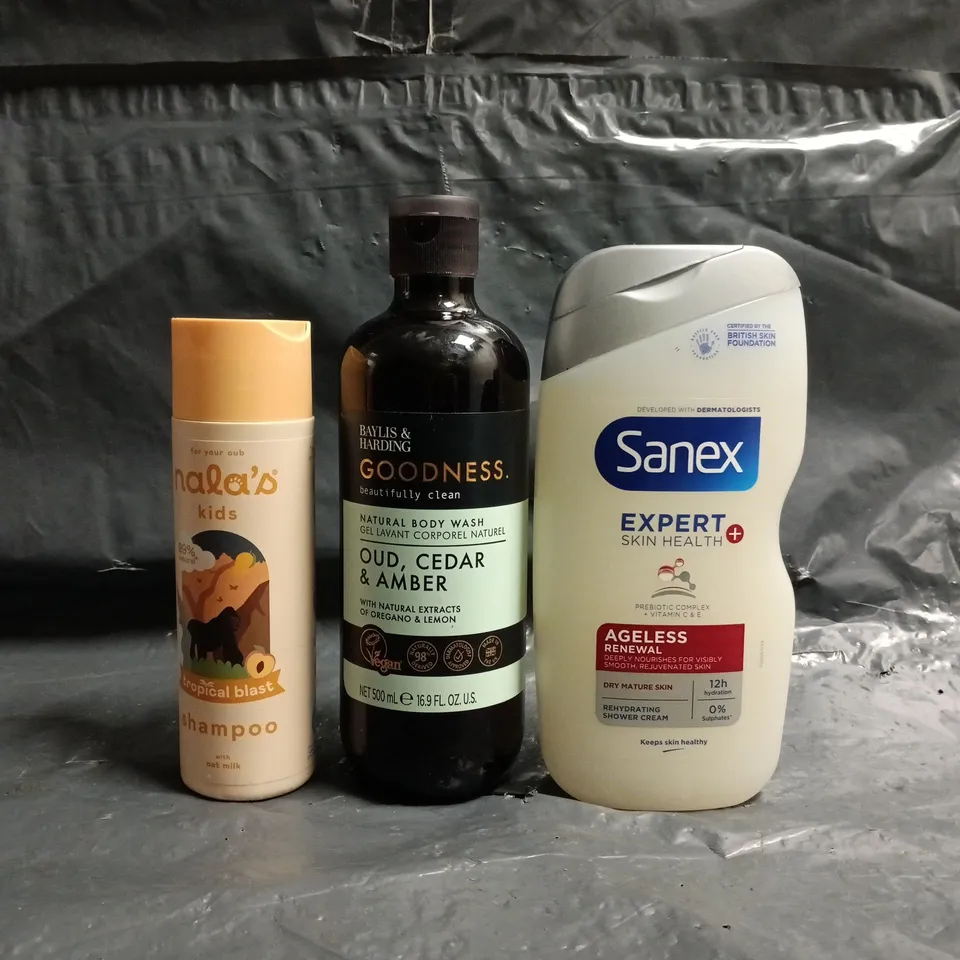 APPROXIMATELY 12 ASSORTED COSMETIC ITEMS TO INCLUDE SANEX, BAYLIS & HARDING, ETC - COLLECTION ONLY
