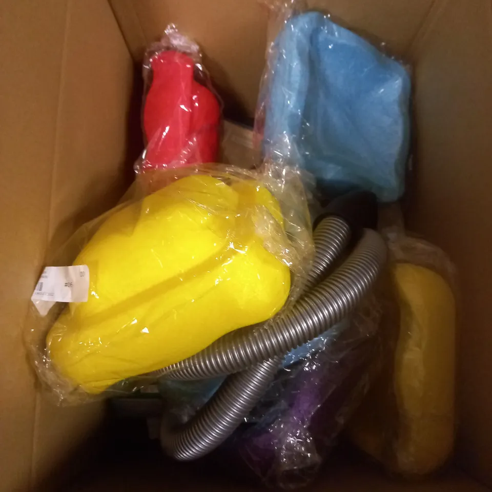 LARGE BOX OF APPROXIMATELY 10 ASSORTED ITEMS TO INCLUDE - EMS FOOT MASSAGER - PAXANPAX VACUUUM BAGS - OVER DOOR HOOKS - ETC