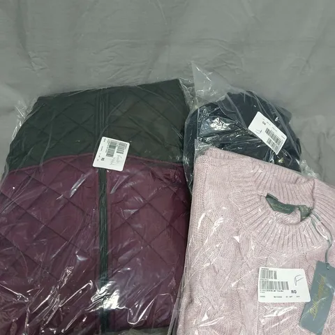 APPROXIMATELY 15 ASSORTED CLOTHING ITEMS IN VARIOUS STYLES, SIZES & COLOURS