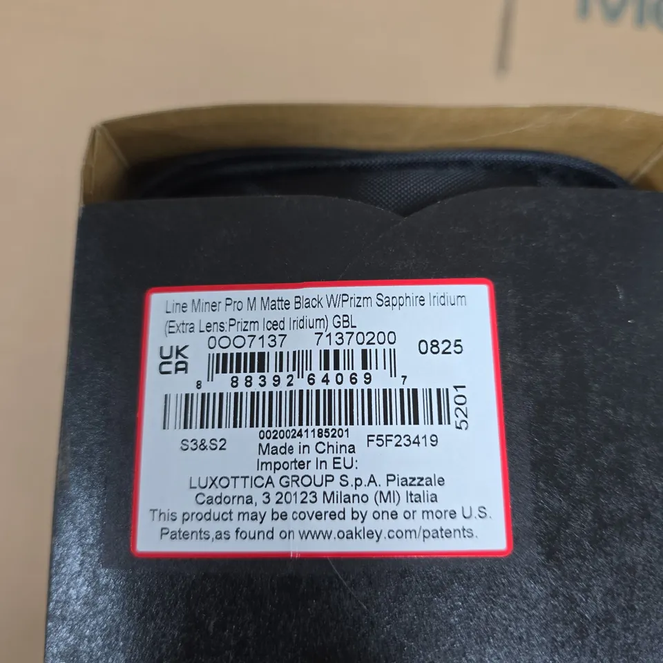 OAKLEY LINE MINER PRO M MATTE BLACK GOGGLES WITH PRIZM SAPPHIRE IRIDIUM LENSES (EXTRA LENS: PRIZM ICED IRIDIUM)