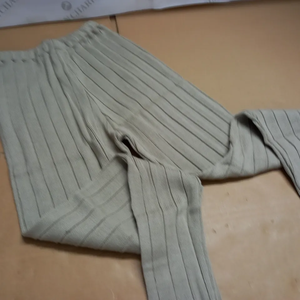 LARGE QUANTITY OF LA MEILLE LEGGINGS IN TAUPE