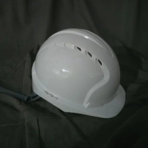 10 JSP SAFETY HELMETS WITH SLIP RATCHETS