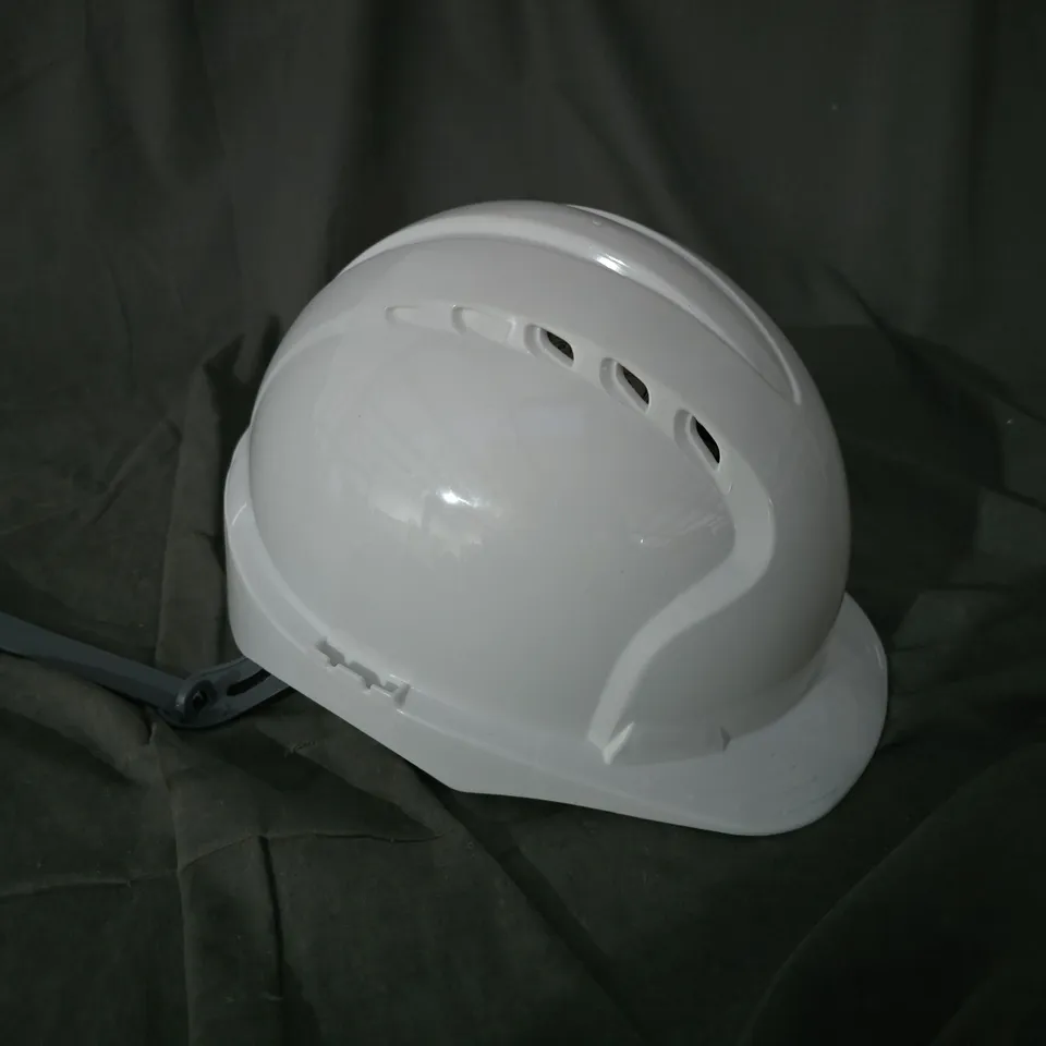 10 JSP SAFETY HELMETS WITH SLIP RATCHETS