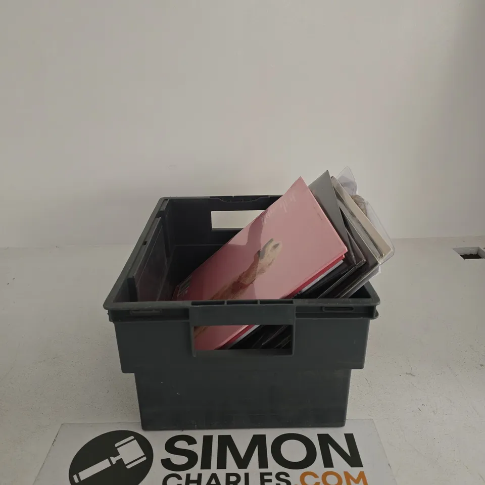 TOTE OF APPROXIMATELY 15 ASSORTED VINYLS TO INCLUDE ART, DOGS BLOOD RISING, LOTTERY WINNERS ETC