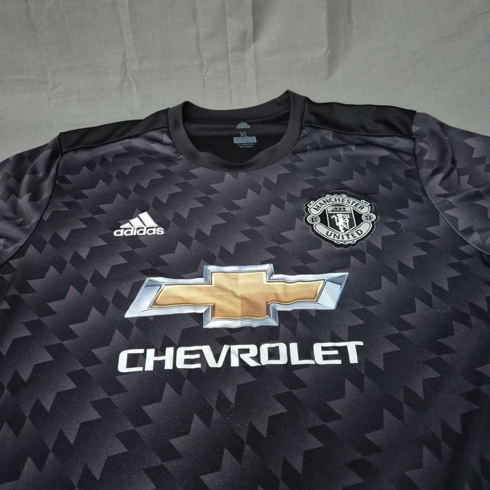 MANCHESTER UNITED 2017-18 AWAY JERSEY SIZE XL