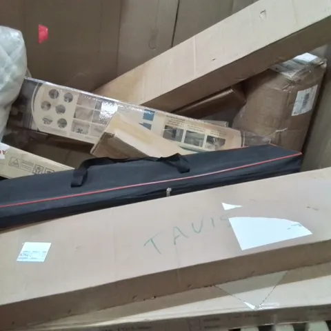 PALLET CONTAINING VARIOUS ASSORTED BOXED HOUSEHOLD ITEMS TO INCLUDE: FLOOR TILES, TODDLER CLIMBING FRAME, AND LOTS MORE UNMARKED BOXED ITEMS 