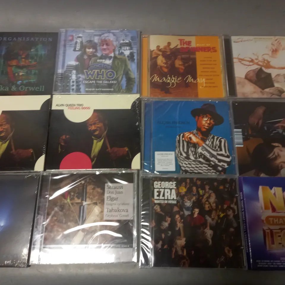 LOT OF 24 ASSORTED CDS TO INCLUDE NOW THATS WHAT I CALL LEGENDARY, DELIAH BON AND THE SPINNERS