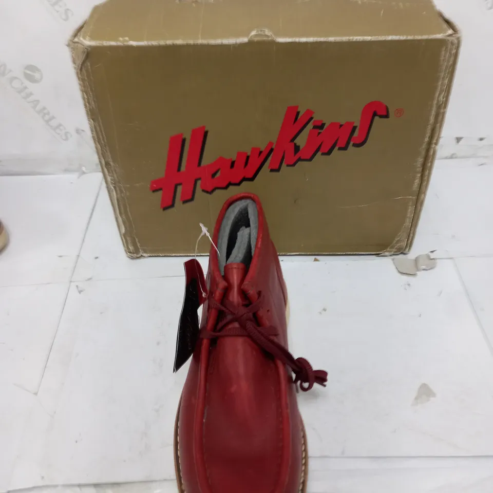 BOXED PAIR OF HAWKINS RANCHERO LEATHER BOOTS SIZE 9 
