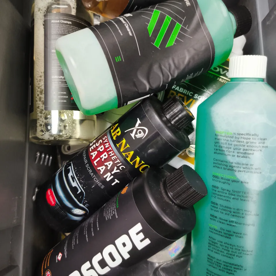APPROXIMATELY 10 ASSORTED VEHICLE PARTS/ACCESSORIES TO INCLUDE WHEEL BEARING WEIGHTS, AIR FRESHENER, FABRIC REVIVER ETC