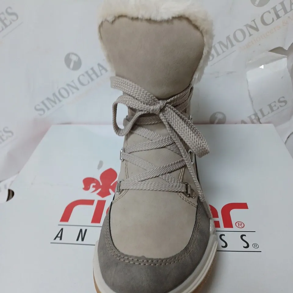 BOXED RIEKER WATER RESISTANT WARM LINED HIKING LACE UP BOOTS, CREAM - SIZE 3.5