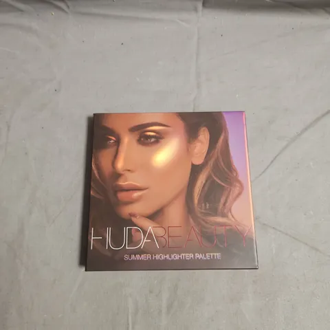 HUDA BEAUTY SUMMER HIGHLIGHT PALETTE – FOUR-PAN HIGHLIGHTER PALETTE (SAINT-TROPEZ, MALIBU, COPACABANA, MYKONOS)