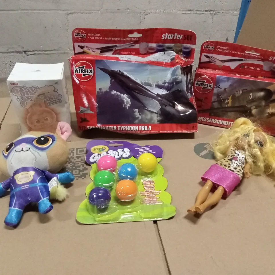 BOX OF APPROXIMATELY 15 ASSORTED HEALTH AND BEAUTY PRODUCTS TO INCLUDE; AIRFIX FIGHTER CRAFT, SOFT TOYS, PENCILS ETC