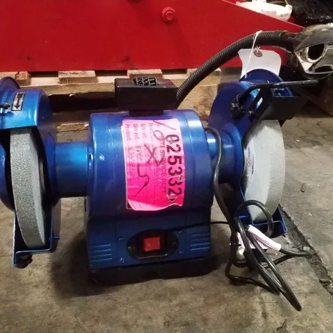 CLARKE 8" BENCH GRINDER WITH FITTED LAMP