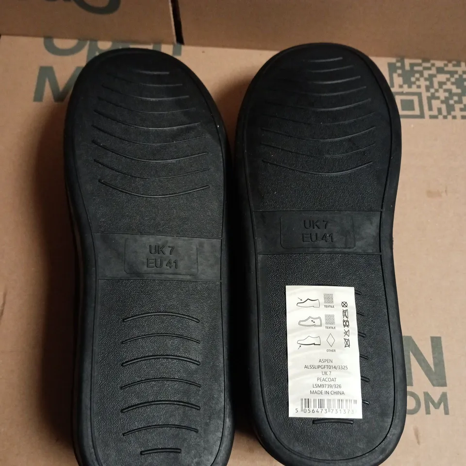 LYLE & SCOTT ASPEN PEACOAT SLIPPERS – NAVY, UK7