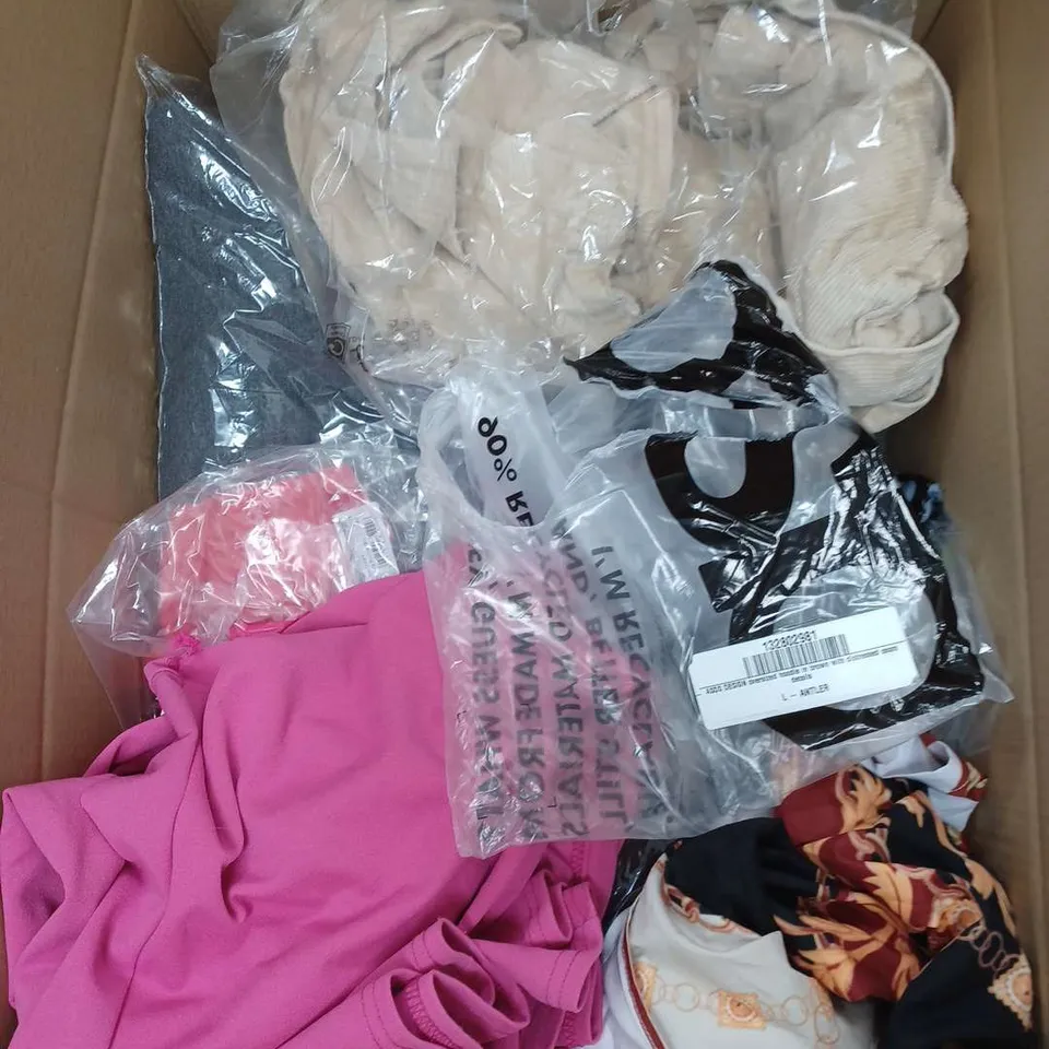 BOX OF APPROXIMATELY 22 ASSORTED CLOTHING ITEMS TO INCLUDE - HAT , JEANS , BRA ETC